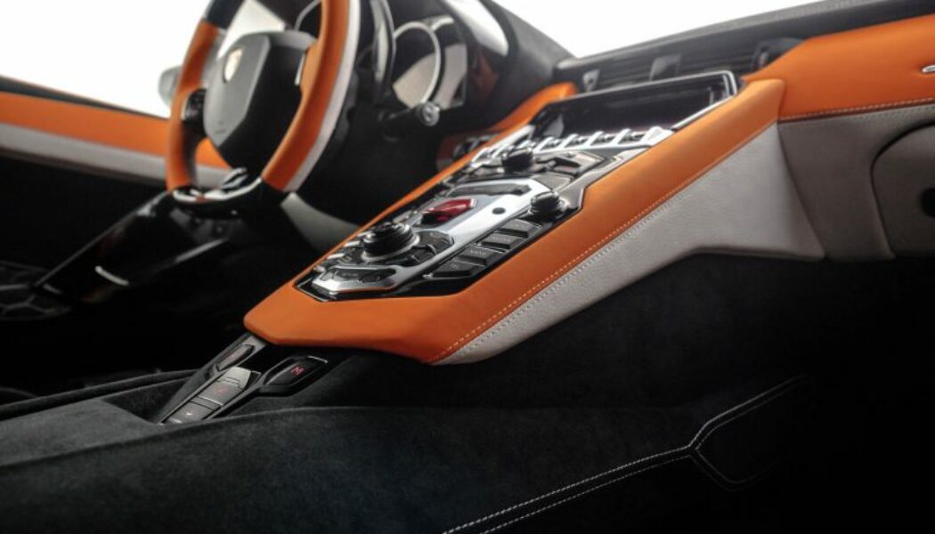 Chuyên gia nội thất Niedfaktor ra mắt dự án nâng cấp nội thất cho Aventador
