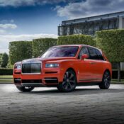 Rolls-Royce giới thiệu Cullinan Bespoke với màu cam độc đáo