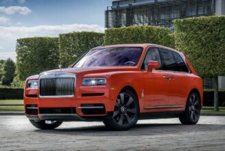 Rolls-Royce giới thiệu Cullinan Bespoke với màu cam độc đáo