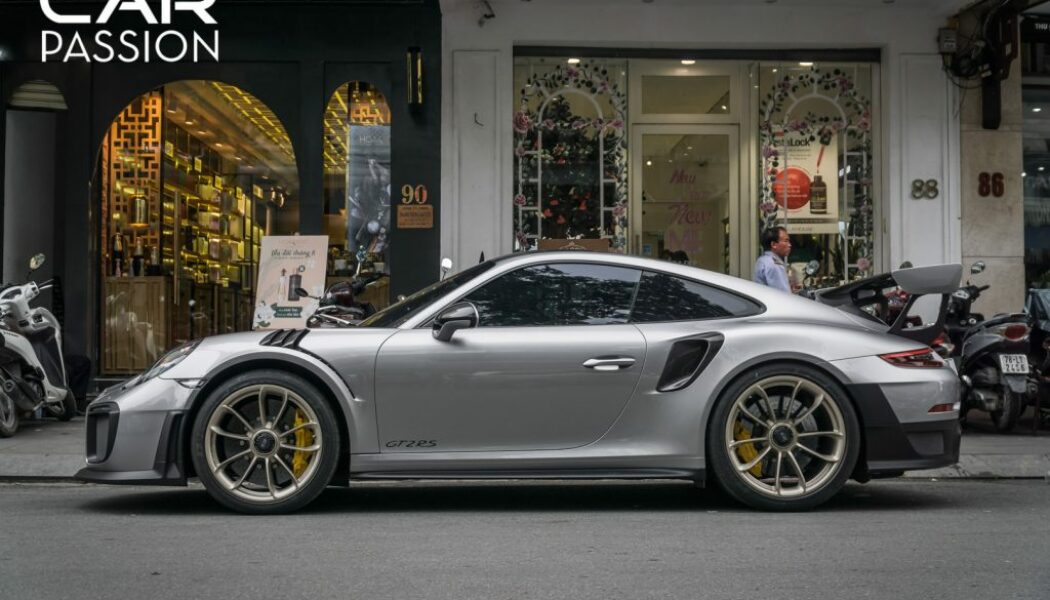 Bắt gặp Porsche 911 GT2 RS dạo phố ngày cuối tuần