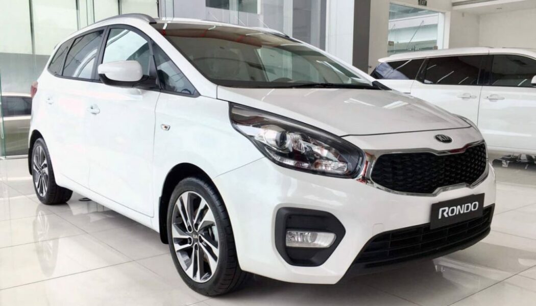 Kia Rondo tại Việt Nam thêm phiên bản Standard MT giá chỉ 585 triệu đồng