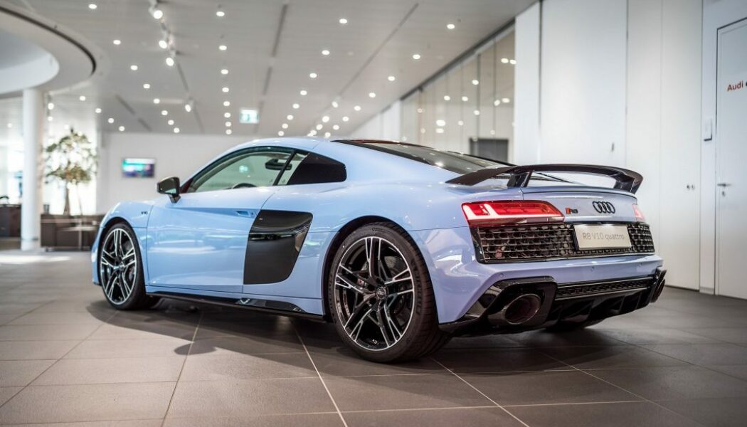 Khám phá Audi R8 V10 với khoang nội thất đặc biệt