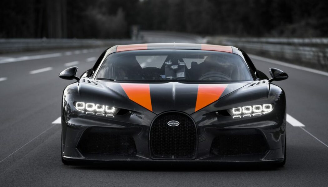 Bugatti phá vỡ bức tường 300 dặm/giờ với Chiron Super Sport 300 Edition
