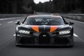 Bugatti phá vỡ bức tường 300 dặm/giờ với Chiron Super Sport 300 Edition