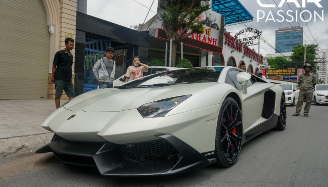 Lamborghini Aventador độ bodykit 50th Anniversario chính thức Nam tiến