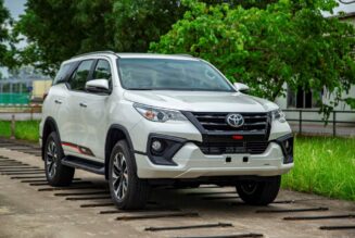 Toyota Fortuner TRD 2019 có giá 1,199 tỷ đồng tại Việt Nam