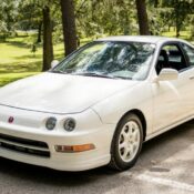 Acura Integra Type R 23 năm tuổi được định giá 82.000 USD