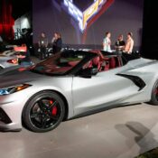 Chevrolet Corvette C8 có thêm biến thể mui trần tuyệt đẹp