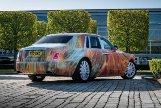 Rolls-Royce Phantom gây quỹ hơn 1 triệu USD nhờ ngoại thất đặc biệt