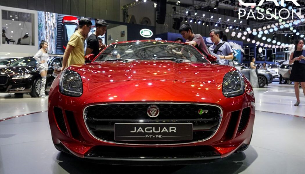 [VMS 2019] Cận cảnh “siêu báo” Jaguar F-Type R Convertible
