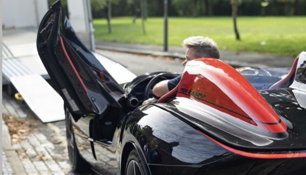 Vua đầu bếp Gordon Ramsay “tậu” Ferrari Monza SP2