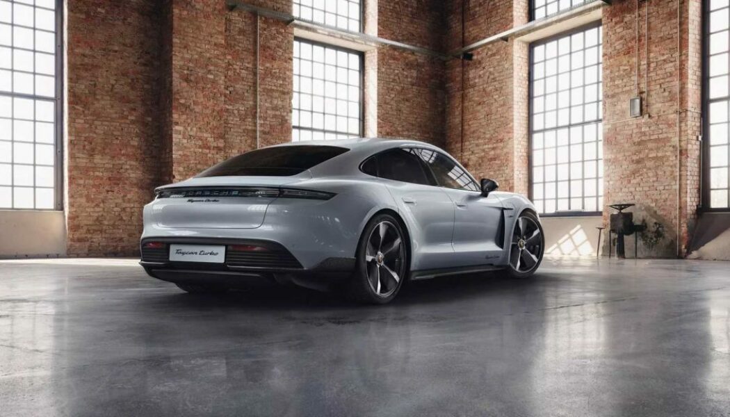 Porsche ra mắt những nâng cấp ngoại hình đầu tiên cho xe điện Taycan