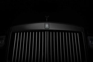 Rolls-Royce Cullinan Black Badge – mạnh hơn, huyền bí hơn