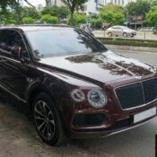 Bắt gặp Bentley Bentayga V8 bản kỉ niệm 100 năm lăn bánh trên đường phố