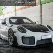 Chi tiết Porsche 911 GT2 RS màu Carrera White tại Sài Gòn