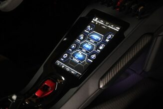 Lamborghini đưa trợ lý ảo Amazon Alexa lên Huracan EVO