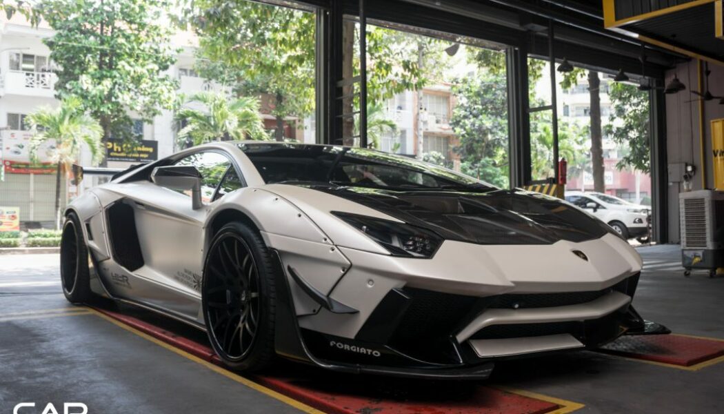 Cận cảnh Lamborghini Aventador LP700-4 độ Liberty Walk trong bộ áo mới