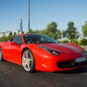 Ngắm nhìn vẻ đẹp của Ferrari 458 Italia trên đường phố Sài Gòn