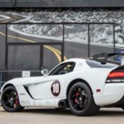 Một trong năm mươi chiếc Dodge Viper ACR-X được rao bán