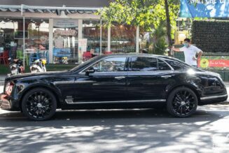 “Hàng hiếm” Bentley Mulsanne W.O. Edition bất ngờ xuất hiện trên đường phố Sài Gòn