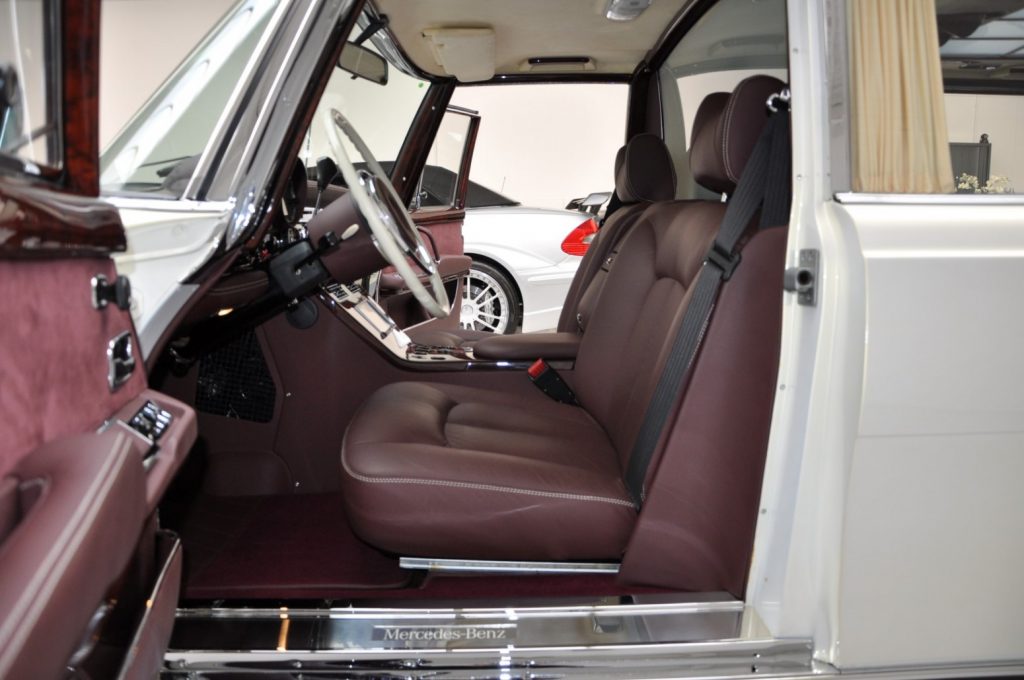 1975-Mercedes-Benz-600-Pullman-restomod-with-modern-Maybach-components-12-1024x680.jpg