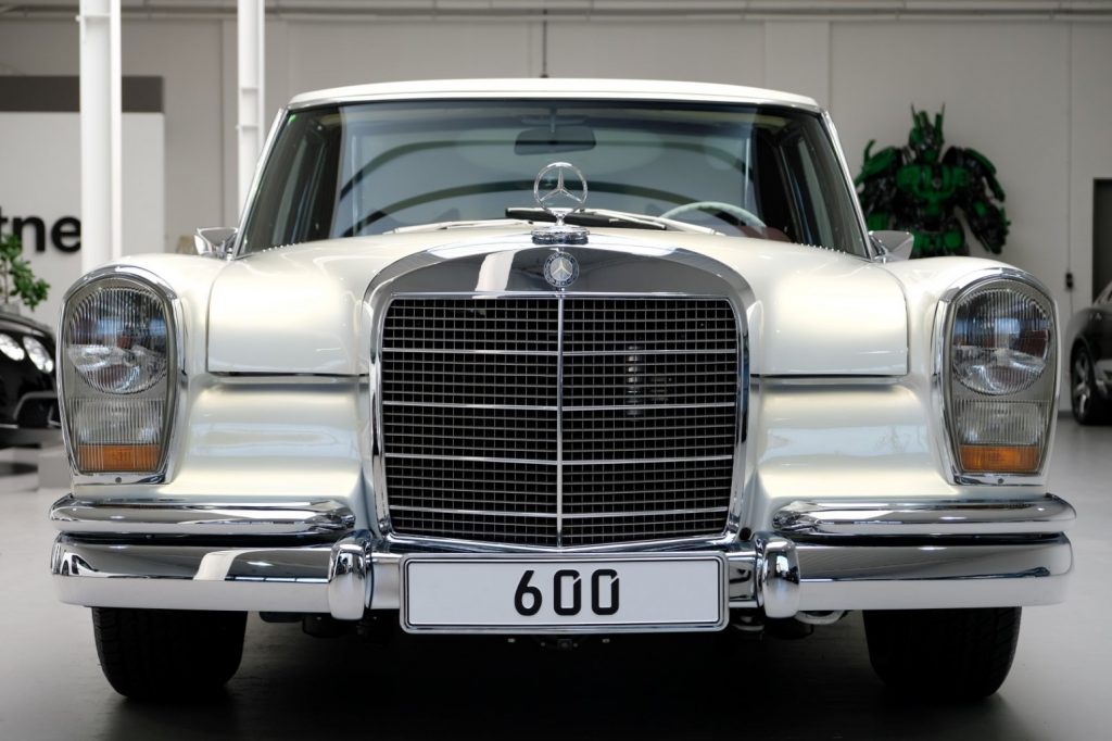 1975-Mercedes-Benz-600-Pullman-restomod-with-modern-Maybach-components-66-1024x682.jpg