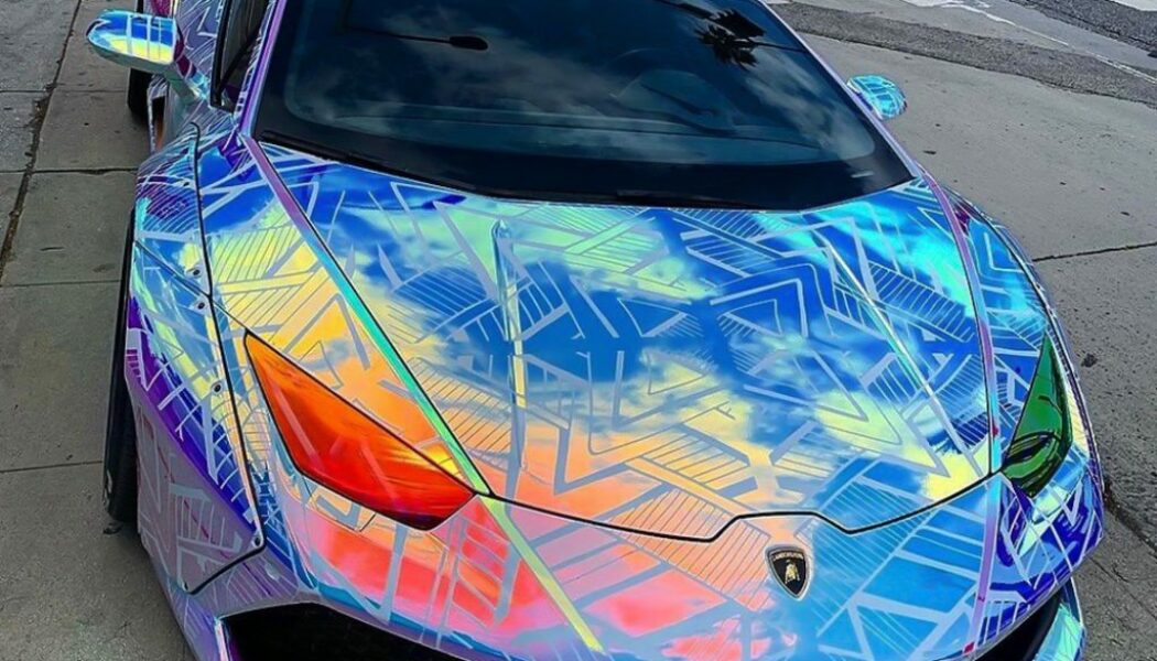 Lamborghini Huracan độ Liberty Walk trong bộ áo lấp lánh của ca sĩ Chris Brown