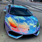 Lamborghini Huracan độ Liberty Walk trong bộ áo lấp lánh của ca sĩ Chris Brown