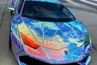 Lamborghini Huracan độ Liberty Walk trong bộ áo lấp lánh của ca sĩ Chris Brown