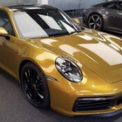 Porsche 992 Carrera đầu tiên sở hữu màu sơn Chromaflair: Tiền sơn bằng tiền mua xe