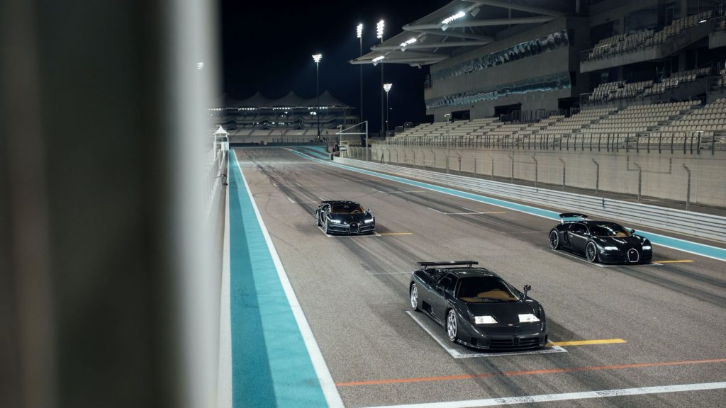 Bugatti-EB110-Veyron-and-Chiron-in-Dubai-5-1024x576.jpg