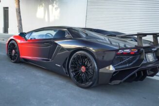 Ấn tượng với Lamborghini Aventador SV Roadster LP750-4 của ca sĩ Chris Brown