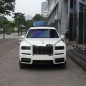 Chiêm ngưỡng Rolls-Royce Cullinan xuất hiện trên đường phố Hà Nội