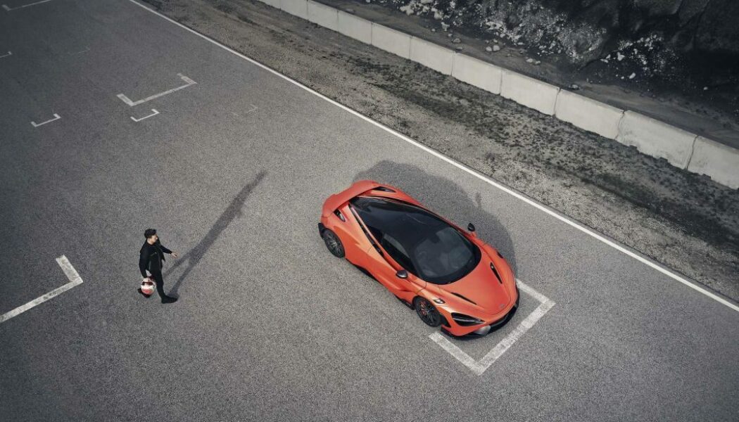 McLaren “khoe” chi tiết mẫu siêu xe mới 765LT