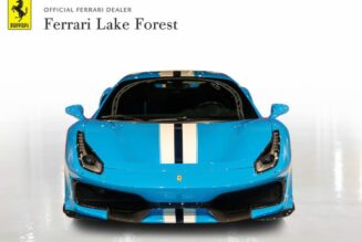 Chi tiết “siêu ngựa” Ferrari 488 Pista với lớp sơn xanh Blu Soltani lạ mắt