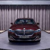 BMW 750Li 2020 xuất hiện trong lớp áo màu Royal Burgundy Red nổi bật