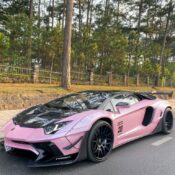 Cận cảnh Lamborghini Aventador độ Liberty Wak độc nhất Việt Nam trong bộ áo hồng cá tính