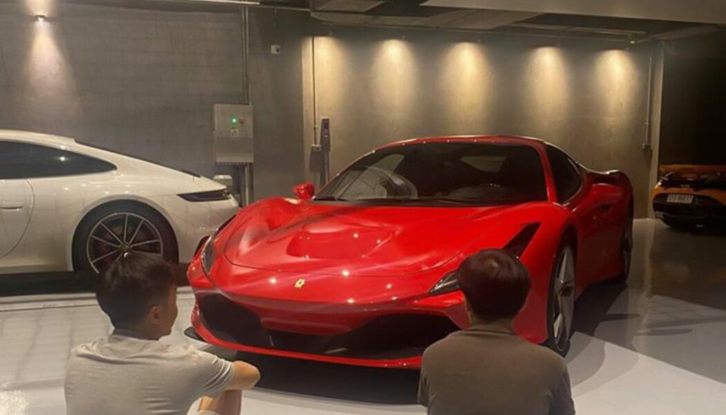 Doanh nhân Nguyễn Quốc Cường tậu Ferrari F8 Tributo đầu tiên tại Việt Nam