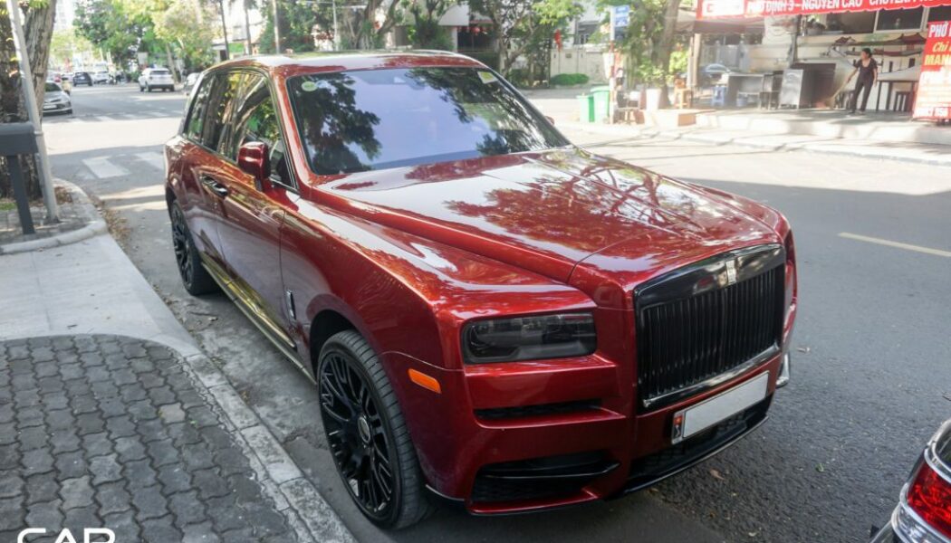 Bắt gặp Rolls-Royce Cullinan màu đỏ Magma độc nhất Việt Nam trên đường phố