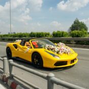 Cận cảnh Ferrari 488 Spider độ Novitec Rosso làm xe hoa tại Sài Gòn