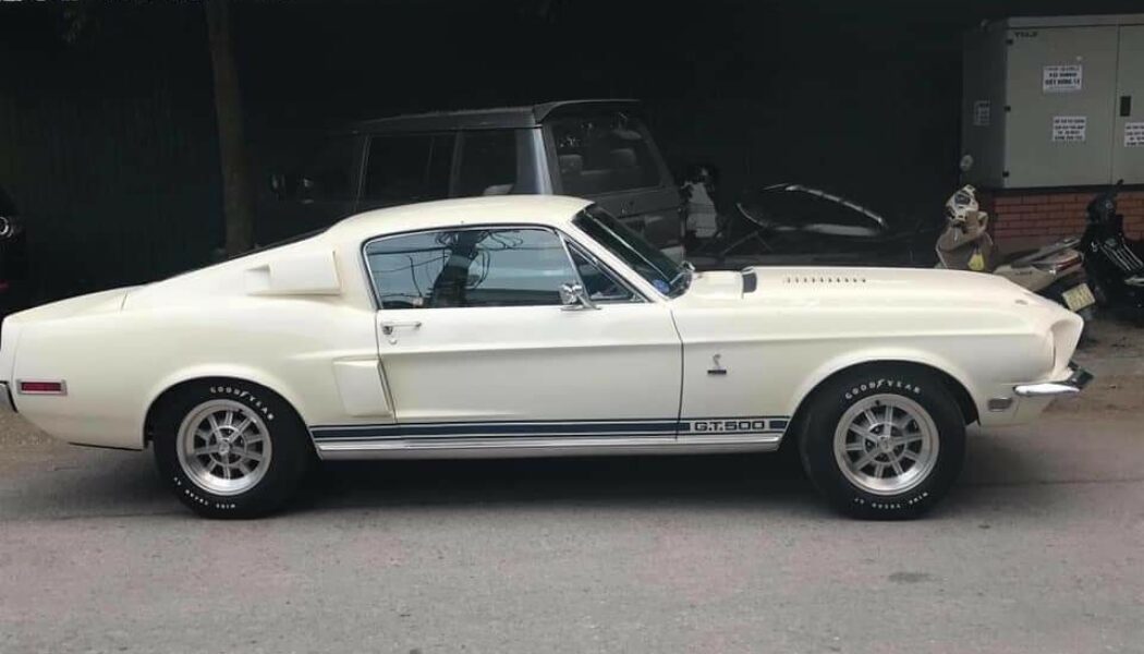 Ford Shelby Cobra GT500 1968 độc đáo bất ngờ xuất hiện tại Việt Nam