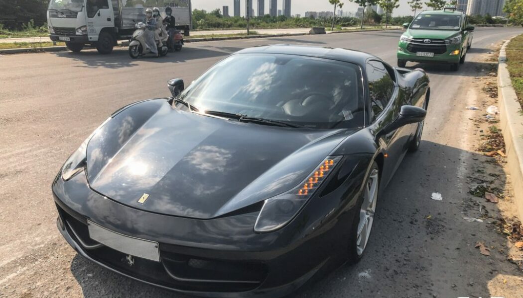 “Siêu ngựa” Ferrari 458 Italia đầu tiên về Việt Nam tái xuất đường phố