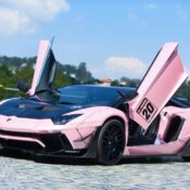 Khám phá Lamborghini Aventador với gói độ widebody Liberty Walk ấn tượng tại Đà Lạt