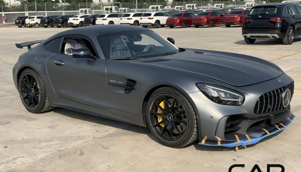 Ảnh thực tế siêu xe Mercedes-AMG GT R đầu tiên tại Việt Nam