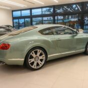 Chiêm ngưỡng Bentley Continental GT V8 màu xanh độc đáo