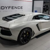 Khám phá chi tiết Lamborghini Aventador LP700-4 màu trắng mờ tại Việt Nam