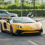 Lamborghini Aventador SV Roadster LP750-4 đầu tiên về nước tái xuất đường phố Hà Nội