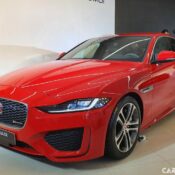 Cận cảnh Jaguar XE 2020 tại Việt Nam