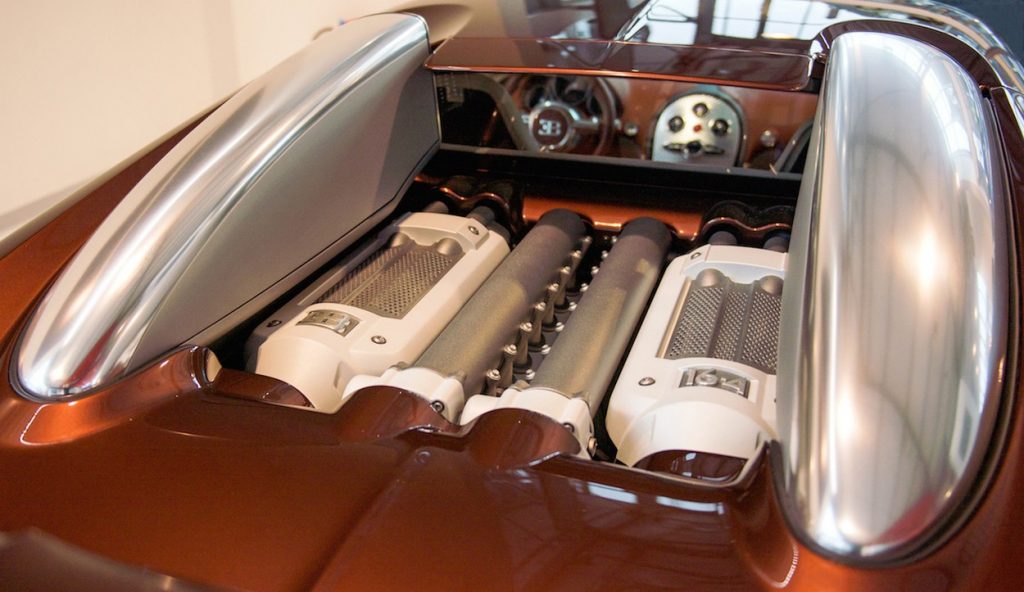 Amian-Bugatti-Veyron-Engine-April-2014-72-dpi-by-Ian-Hunt-DSC_4307-1024x592.jpg