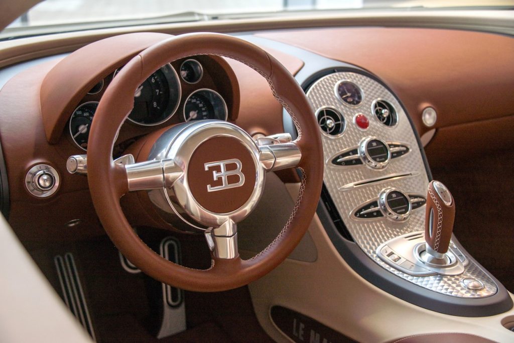 Amian-Bugatti-Veyron-Interior-Number-1-By-Ian-Hunt-DSC_4199-1024x683.jpg